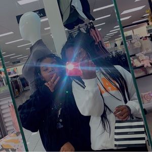 Meet your Posher, Makayla